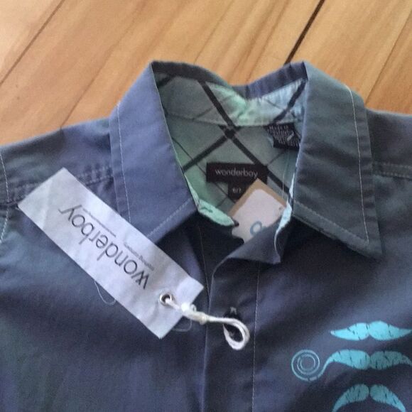 Wonderboy gray mustache graphic camp shirt NWT - Picture 3 of 5